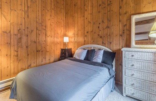 Creede Apartamento | Cozy Bungalow in the Heart of Historic Downtown Creede!