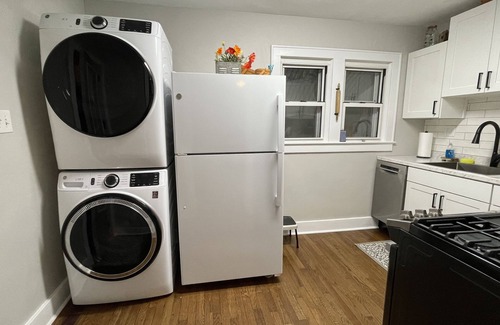 Louisburg Casa | Cozy Bungalow in the quaint small town of Louisburg!