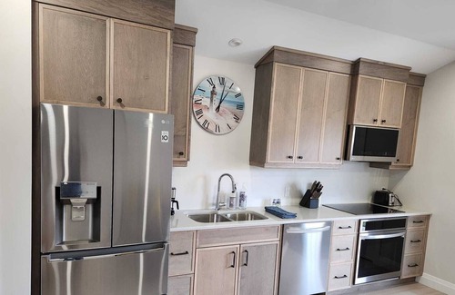 Port Stanley Casa | Cozy bungalow minutes from the beach and the beautiful downtown of Port Stanley!