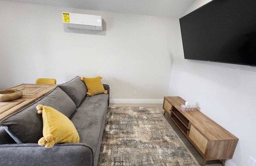 Port Stanley Casa | Cozy bungalow minutes from the beach and the beautiful downtown of Port Stanley!