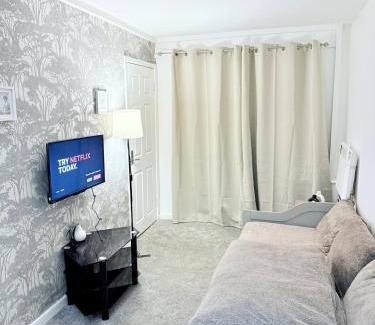 Stockport Casa | Cozy bungalow near Peak District