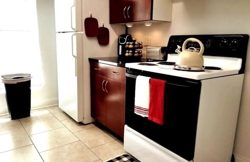 North Hyde Park Casa | ★Cozy Bungalow ★Netflix! ★10 Min to DT and TPA✈