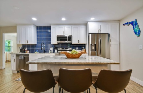 Gulfport Casa | Cozy Bungalow pool home 10 min to beautiful Gulf Coast Beaches