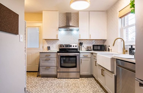 Annapolis Casa | Cozy Bungalow w/ Ample Outdoor Space Near Downtown