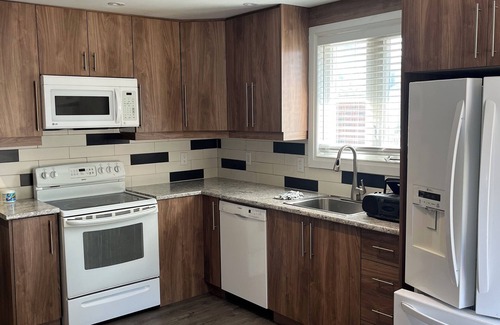Bradford Casa | Cozy & Clean upper unit