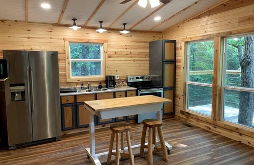 Newton County Cabina | Cozy Cabin minutes from the Buffalo National River at Historic Erbie!