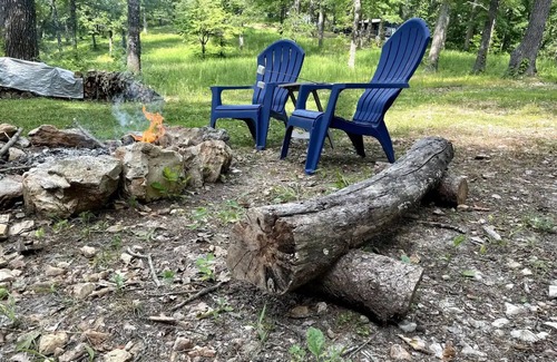 Newton County Cabina | Cozy Cabin minutes from the Buffalo National River at Historic Erbie!