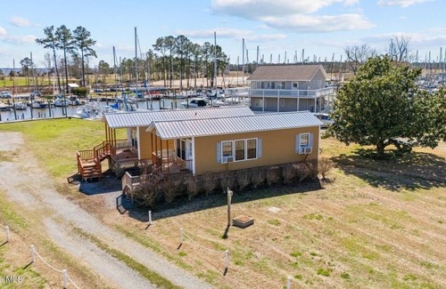 Oriental Cabina | Cozy cabin #2 on Neuse River in charming Oriental