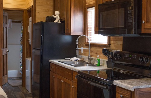 Holladay Cabaña | Cozy Cabin #28 Kentucky Lake GREAT fishing - Camden TN