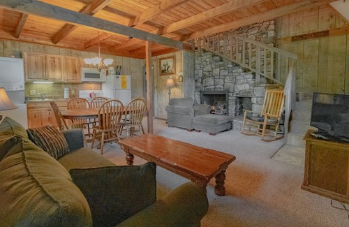 Blowing Rock Apartamento | Cozy Cabin #38 - Sleeps 6 - Full kitchen + fireplace - between Boone & Blowing Rock NC