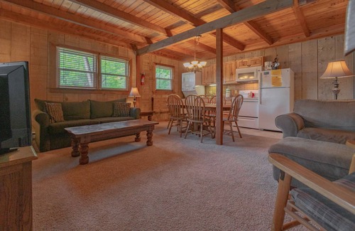 Blowing Rock Apartamento | Cozy Cabin #38 - Sleeps 6 - Full kitchen + fireplace - between Boone & Blowing Rock NC