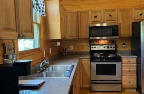 Copperhill Cabina | Cozy Cabin at Copperhill, Tn. Fire Pit, Hot Tub, Nature Trails.....WOW