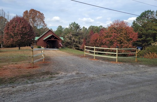 Copperhill Cabina | Cozy Cabin at Copperhill, Tn. Fire Pit, Hot Tub, Nature Trails.....WOW