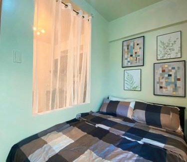 Pinagsama Apartamento | Cozy Cabin by JLS Near Venice Grand Canal Mall