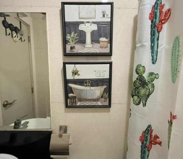 Pinagsama Apartamento | Cozy Cabin by JLS Near Venice Grand Canal Mall