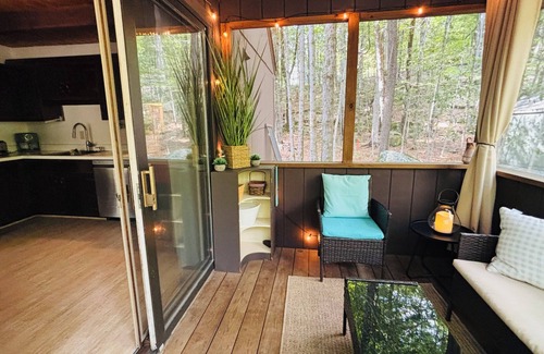 Lake Ariel Casa | Cozy Cabin Escape w. Fireplace + Fire Pit