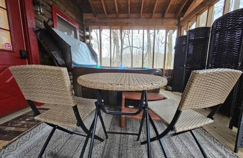 Mars Hill Casa | Cozy Cabin, Foliage, Hot Tub, Wi Fi, Fireplace