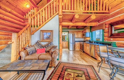 Michigan Hill Cabina | Cozy Cabin for the Outdoor Enthusiast