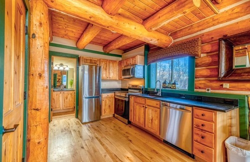 Michigan Hill Cabina | Cozy Cabin for the Outdoor Enthusiast