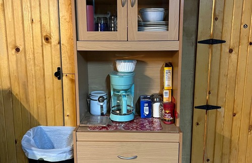 Wellston Cabina | Cozy cabin for two adults . no room to add extra . Cabin in the woods w Hot tub