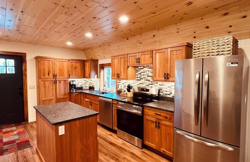 Harbor Springs Cabina | Cozy Cabin Getaway in Harbor Springs