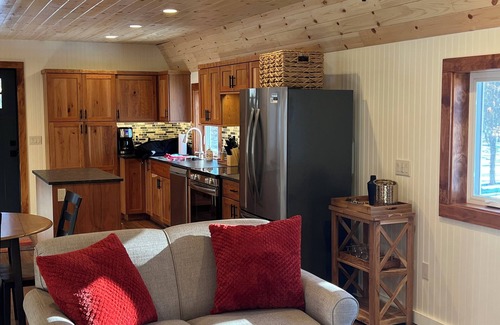 Harbor Springs Cabina | Cozy Cabin Getaway in Harbor Springs
