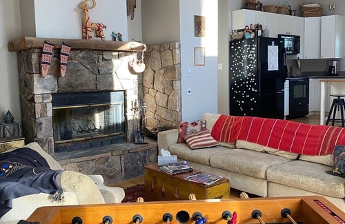Davis Casa | Cozy Cabin Getaway - Convenient to 4 Ski Areas, Hiking and Mountain Bike Trails