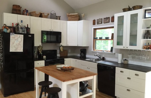 Davis Casa | Cozy Cabin Getaway - Convenient to 4 Ski Areas, Hiking and Mountain Bike Trails