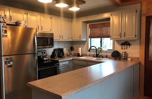 Lake Lure Casa | Cabaña acogedora, Gran vista, Acceso al lago, Sala de juegos, Porche envolvente