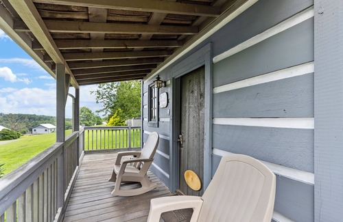 Fancy Gap Cabina | Cozy Cabin Hideaway - The Schoolhouse Cabin - Cabin 9