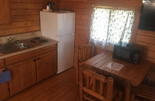 Argillite Cabina | Cozy cabin hideaway with kitchen