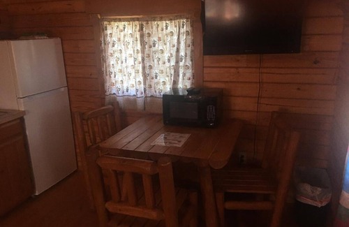 Argillite Cabina | Cozy cabin hideaway with kitchen