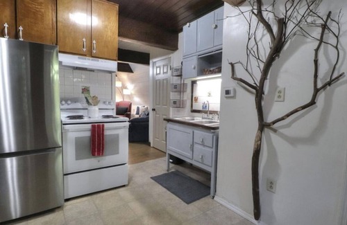 Helen Cabina | Cozy cabin - hot tub! 1 Mile from down town Helen