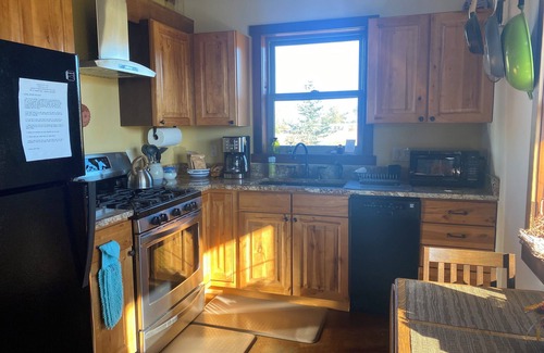 Bozeman Cabina | Acogedora cabaña de 650 pies cuadrados en el hermoso valle de la montaña Montana del condado de Gallatin