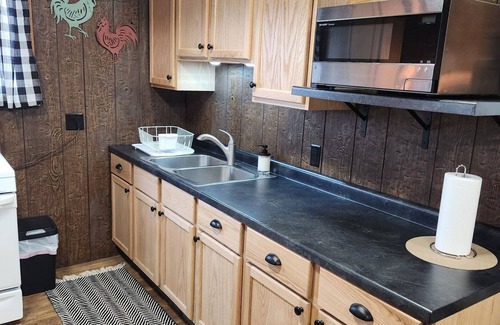 Marshalltown Cabina | Cozy cabin in charming Marshalltown with AC