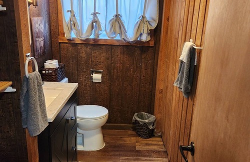 Marshalltown Cabina | Cozy cabin in charming Marshalltown with AC