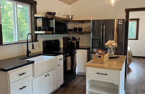 Athol Cabina | Cozy cabin in charming forested area