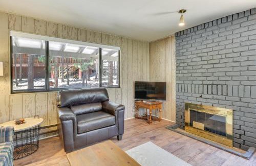 Greer Casa | Cozy Cabin in Greer Hike, Bike and Ski!