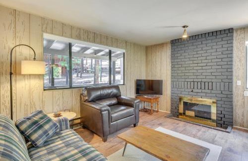 Greer Casa | Cozy Cabin in Greer Hike, Bike and Ski!