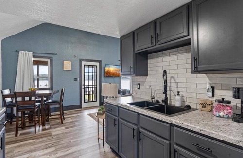 Lynn Center Cabina | Cozy cabin in Pleasant Valley with AC - perfect getaway spot