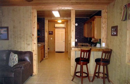 Lake Panasoffkee Cabina | Cozy Cabin in riverfront resort