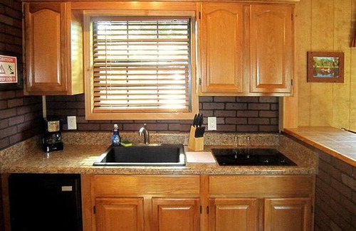 Lake Panasoffkee Cabina | Cozy Cabin in riverfront resort