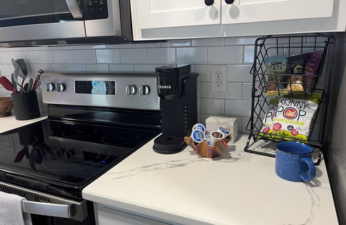Scottsville Cabina | Cozy cabin in serene Scottsville with WiFi, AC, Wrap around porch
