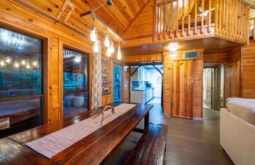 Broken Bow Cabina | Cozy Cabin in Supreme Location Near Lake! For Families & Couples