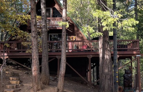 Mi-Wuk Village Cabina | Cozy Cabin in the Woods