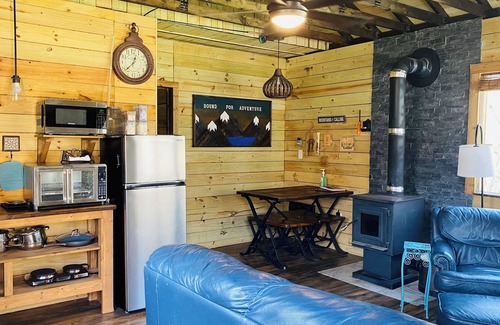 Reliance Cabina | Cozy cabin in the Cherokee National Forest. Minutes from Hiwassee River.
