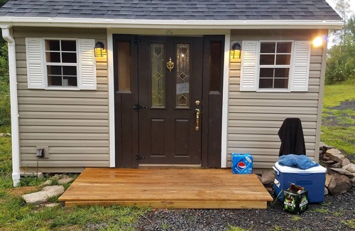 East Durham Cabina | Cozy cabin in the Mountains. AC. Dog Friendly