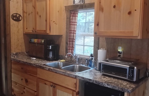 Cason Cabina | Cozy cabin in the piney woods