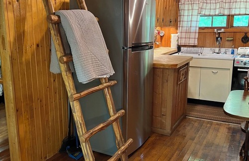 White Mills Cabina | Cozy Cabin in the Woods - Near Lake Wallenpaupack