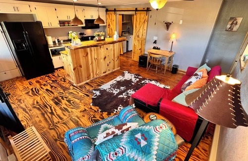 Thermopolis Cabina | Cozy Cabin in Thermopolis. Pet Friendly!